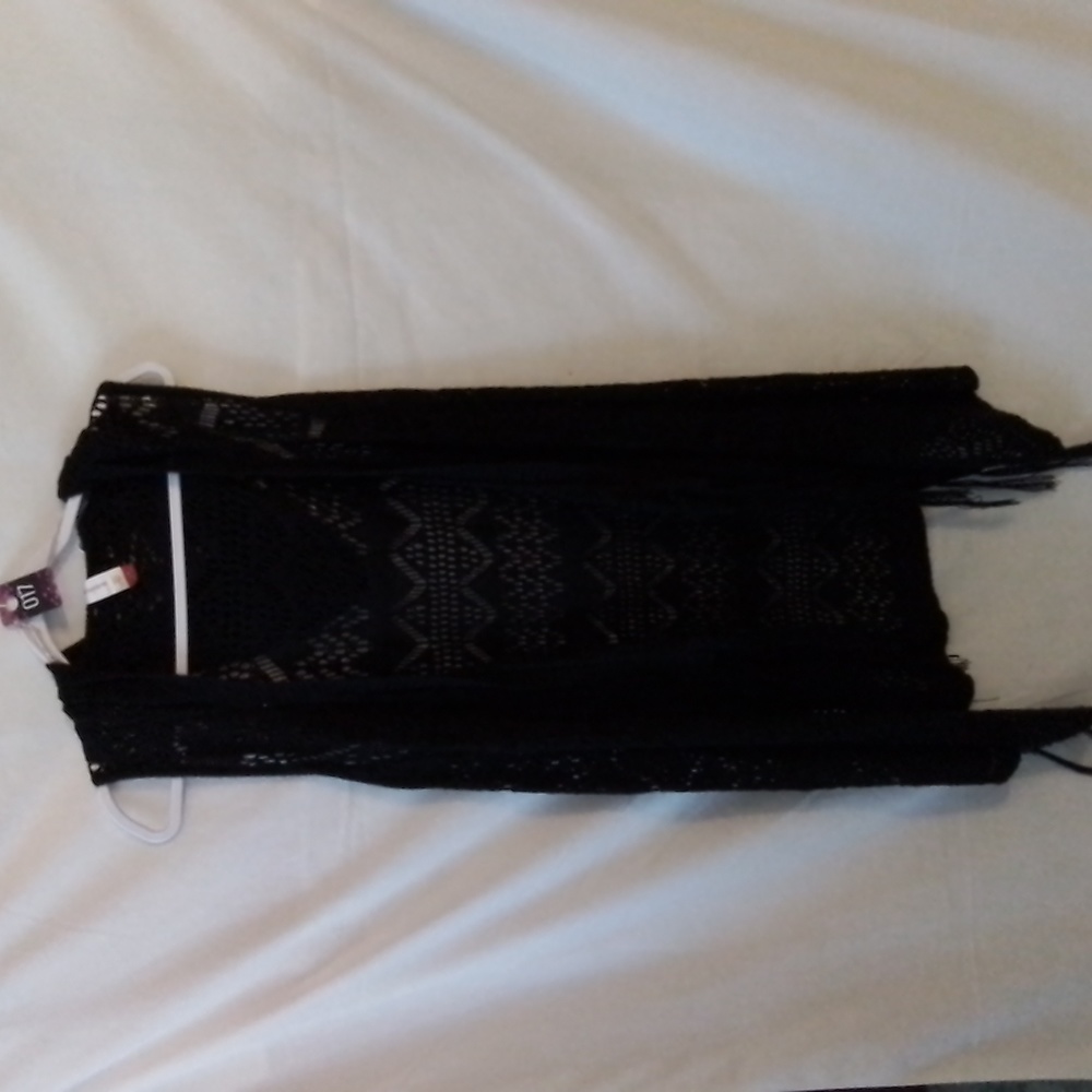 Nwot No Boundaries Crochet Hoodie Vest